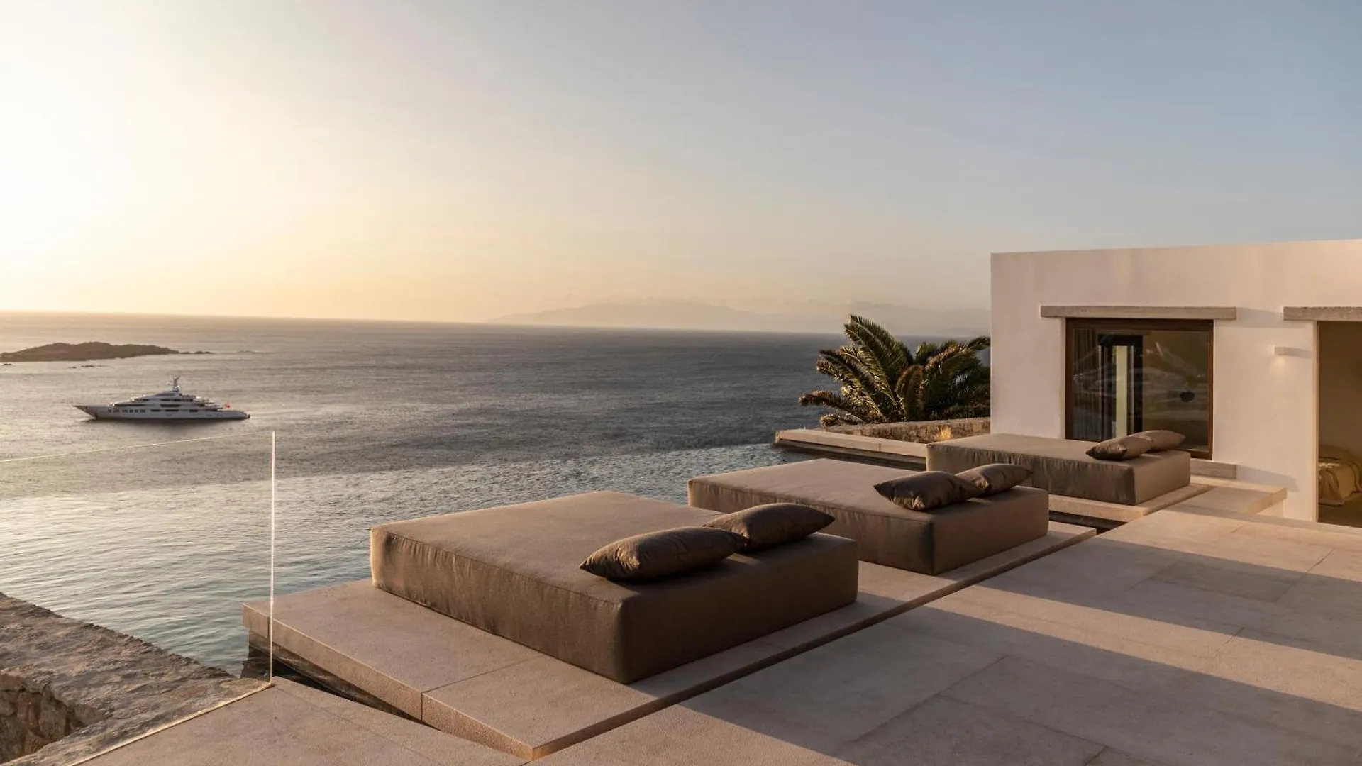 The Skyvilla Mykonos - A Landmark Property With Breathtaking Views Of The Psarou Bay Mykonos Town Görögország